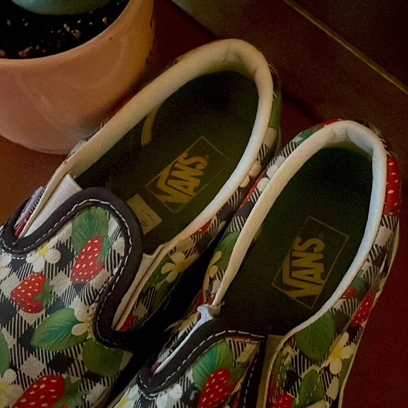 Vans - Picture 3 of 5